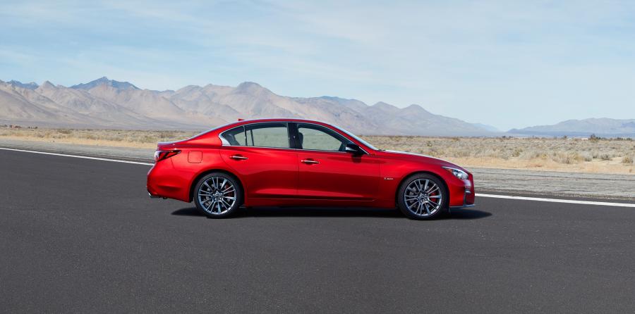  Infiniti Q50 Red Sport 400 2017 года  (WW) (фото 6 из 41)